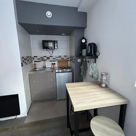 Au Bord Du D'elancourt Village Apartment Elancourt
