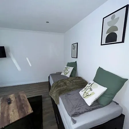 Au Bord Du D'elancourt Village Apartment Elancourt