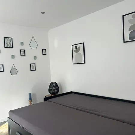 Apartment Au Bord Du D'elancourt Village *